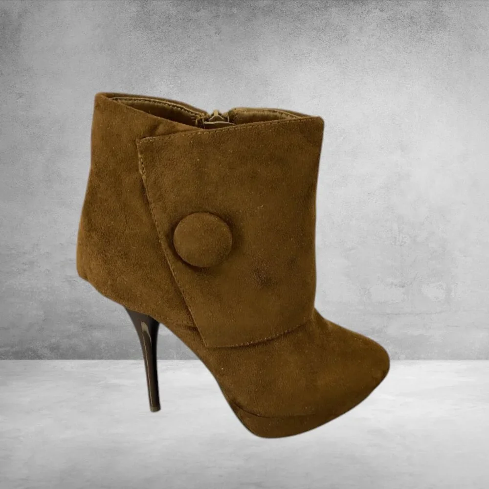INDIGO -- Brown Ankle Bootie with Platform and Side Zip, Button Detail, NWOT